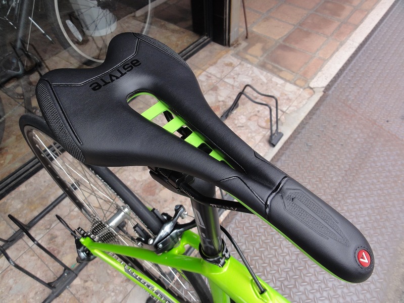 アスチュートのSKYLINE VT TACA FLUO アスチュートのSKYLINE VT TACA FLUO