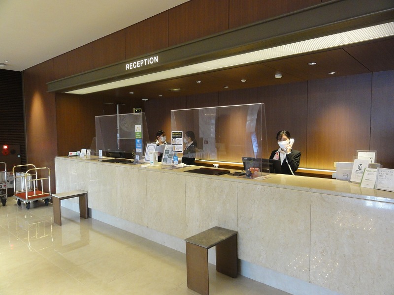 高松国際ホテル　フロント